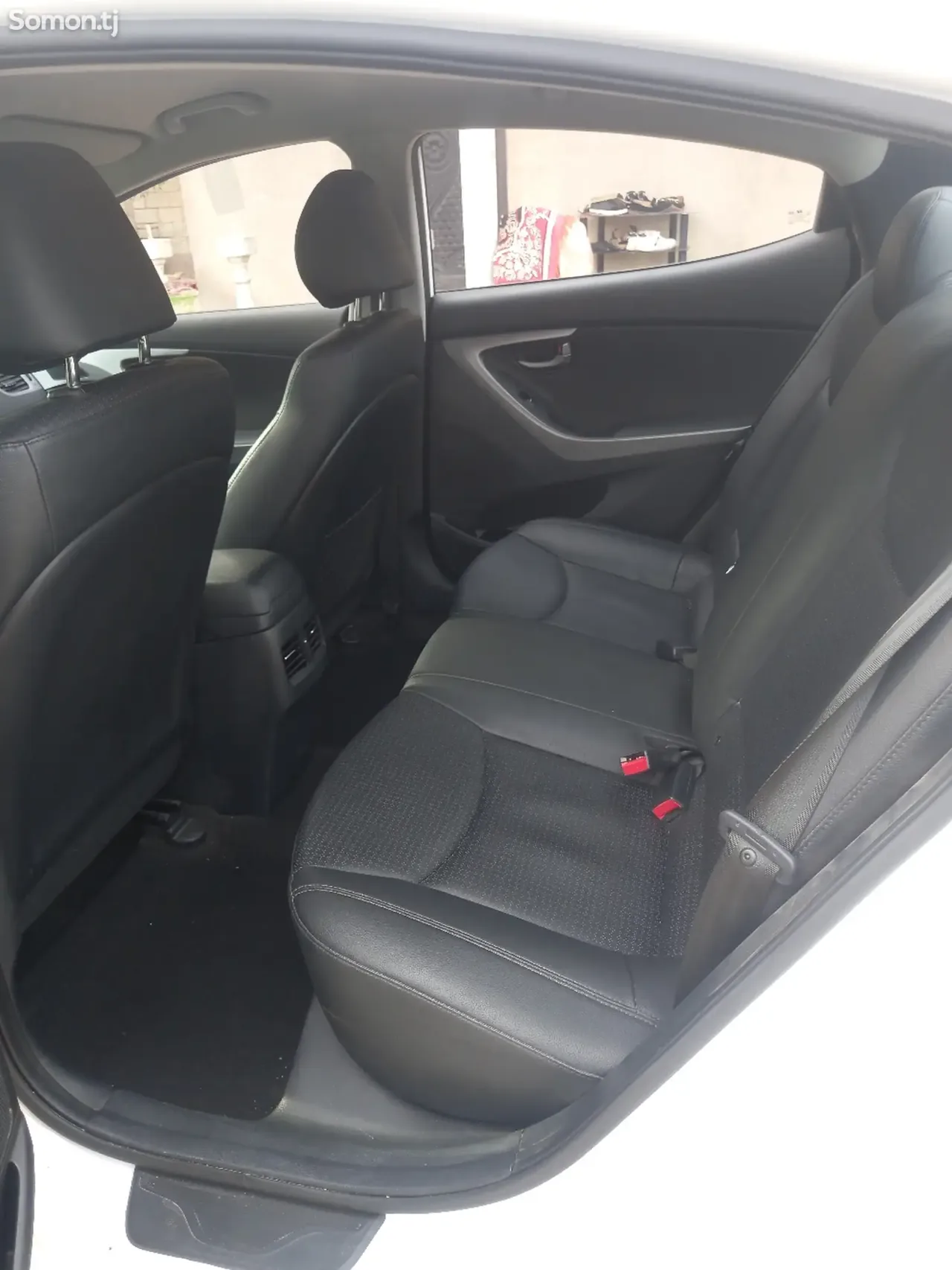 Hyundai Avante 2014 · 1.6 AT