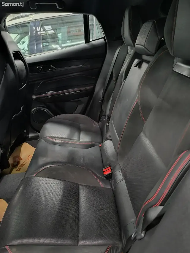 Geely Lynk & Co 06 2020 · 2.0 AT