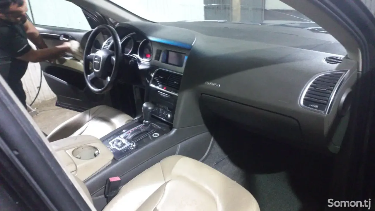 Audi Q7 2007 · 3.0 AT