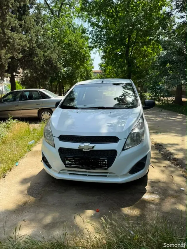 Chevrolet Spark 2014 · 1.1 AT