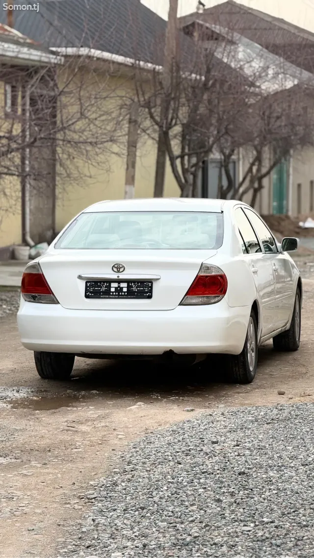 Toyota Camry 2002 · 2.4 AT