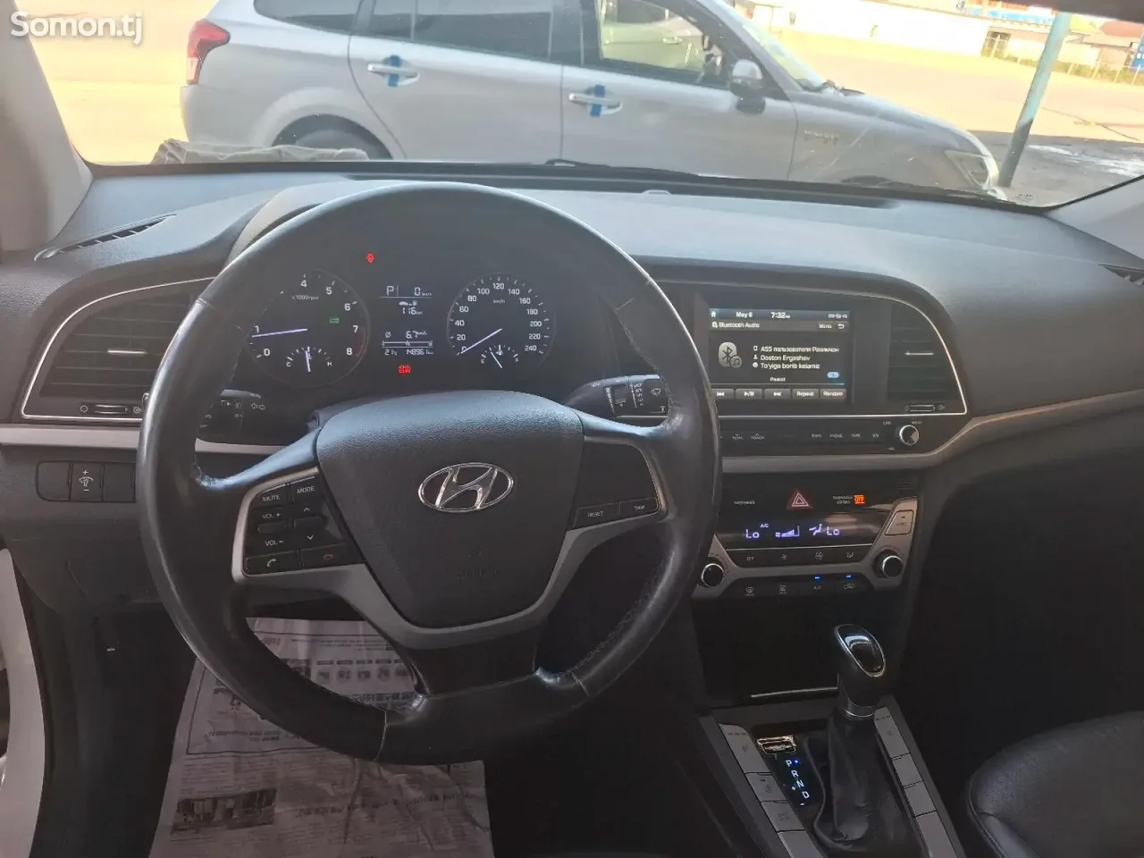 Hyundai Avante 2015 · 1.6 AT