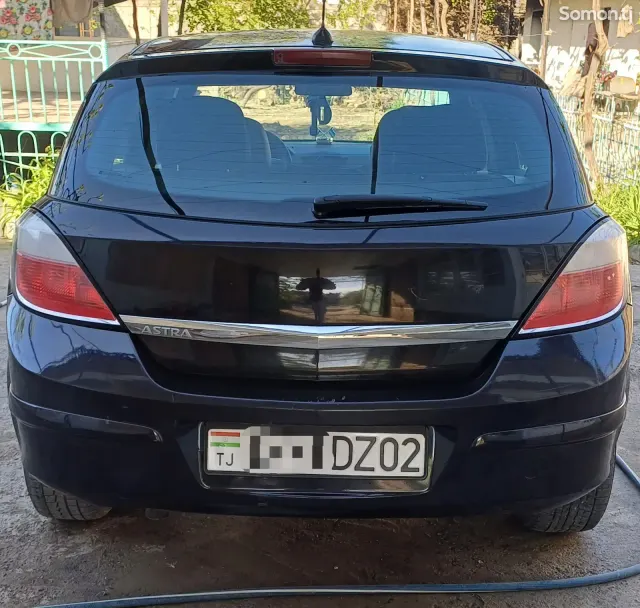 Opel Astra H 2006 · 1.9 MT