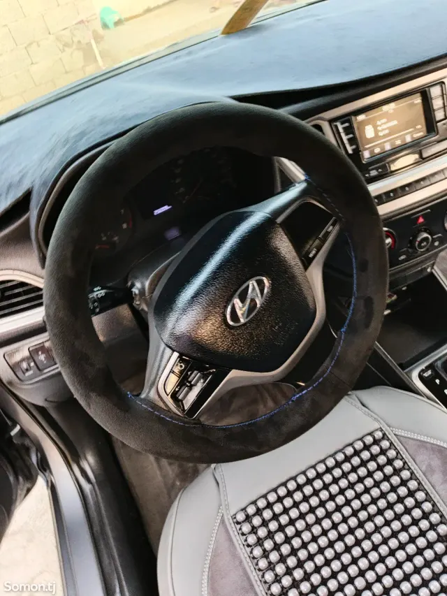 Hyundai Solaris 2019 · 1.6 AT