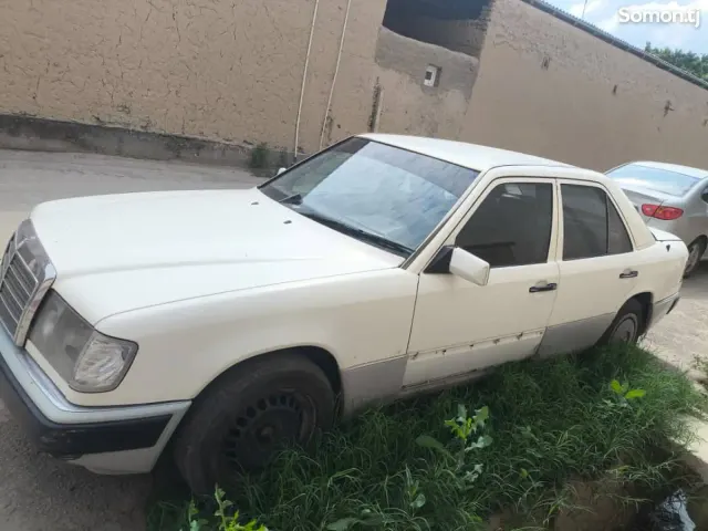 Mercedes-Benz W124 1991 · 2.0 MT