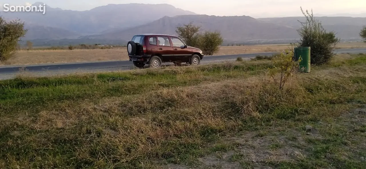 Chevrolet Niva 2004 · 1.6 MT