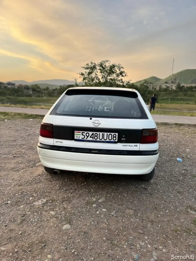 Opel Astra F 1997 · 1.6 MT