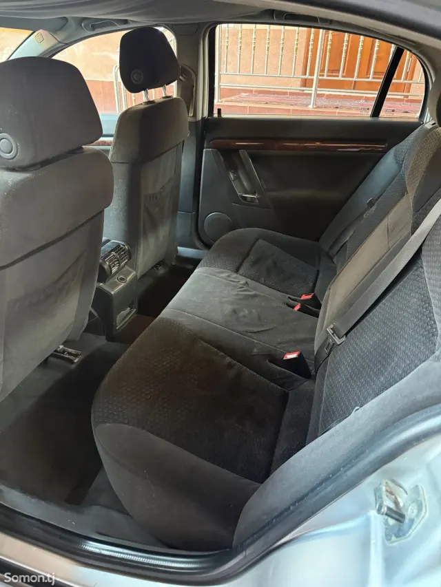 Opel Vectra C 2002 · 2.2 AT