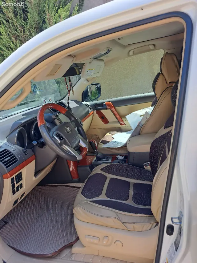 Toyota Land Cruiser Prado 2014 · 4.0 AT