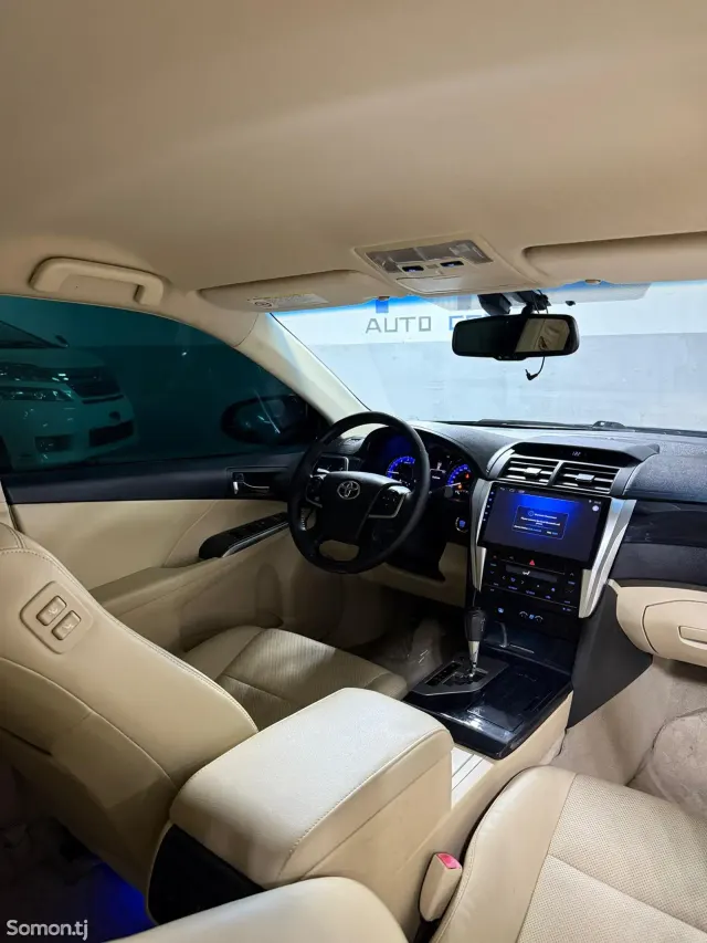 Toyota Camry 2016 · 2.5 AT
