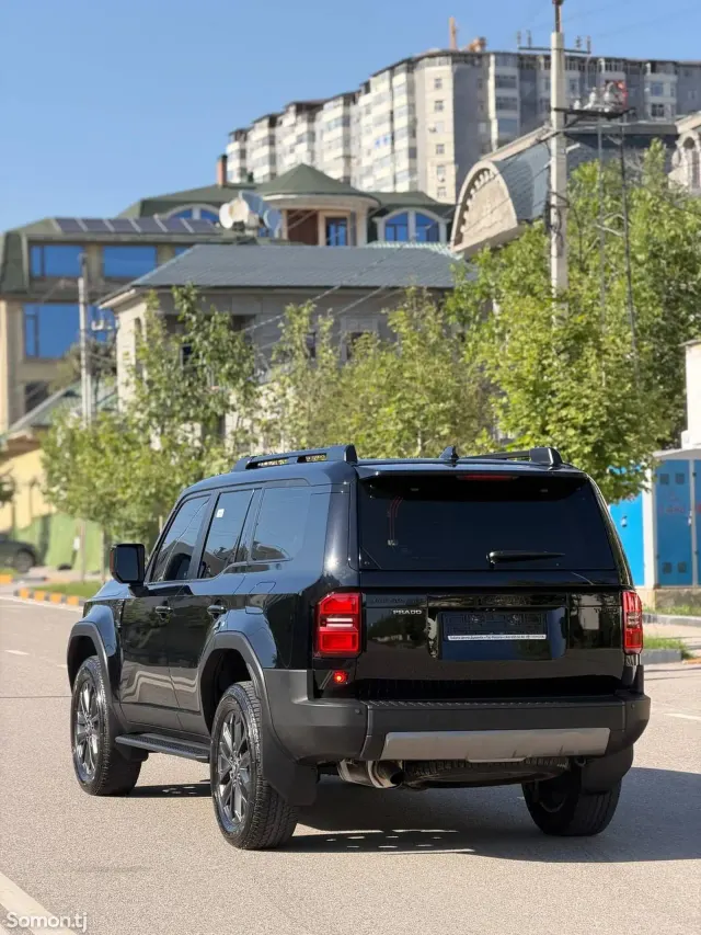 Toyota Land Cruiser Prado 2025 · 2.5 AT