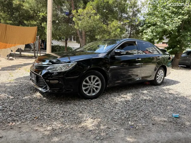 Toyota Camry 2015 · 2.0 AT
