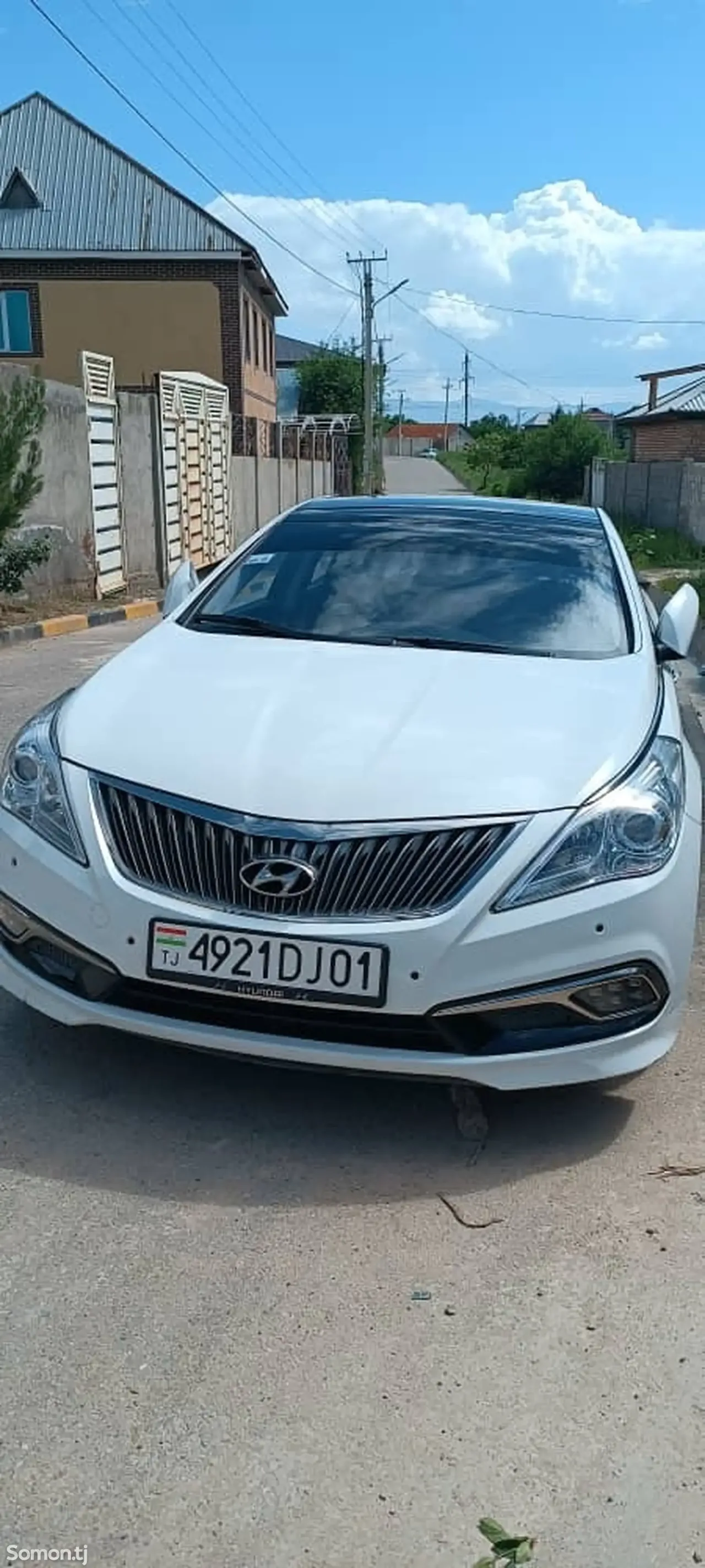 Hyundai Grandeur 2011 · 2.4 AT