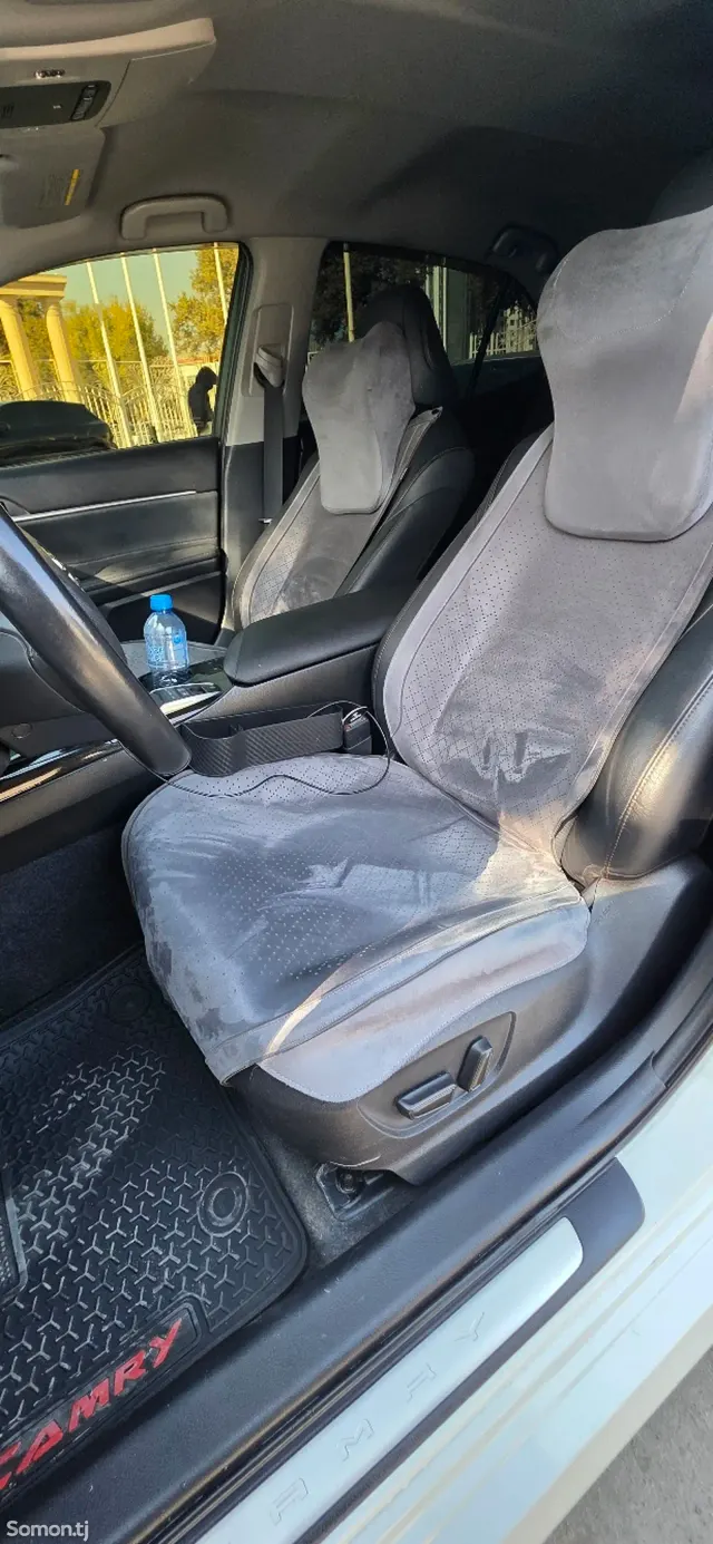 Toyota Camry 2018 · 2.5 CVT
