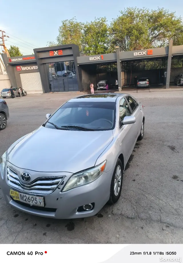 Toyota Camry 2011 · 2.4 AT
