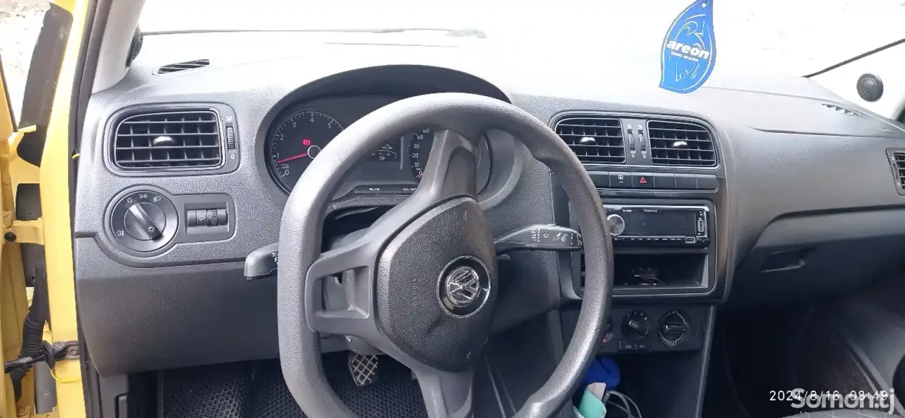 Volkswagen Polo 2018 · 1.6 MT