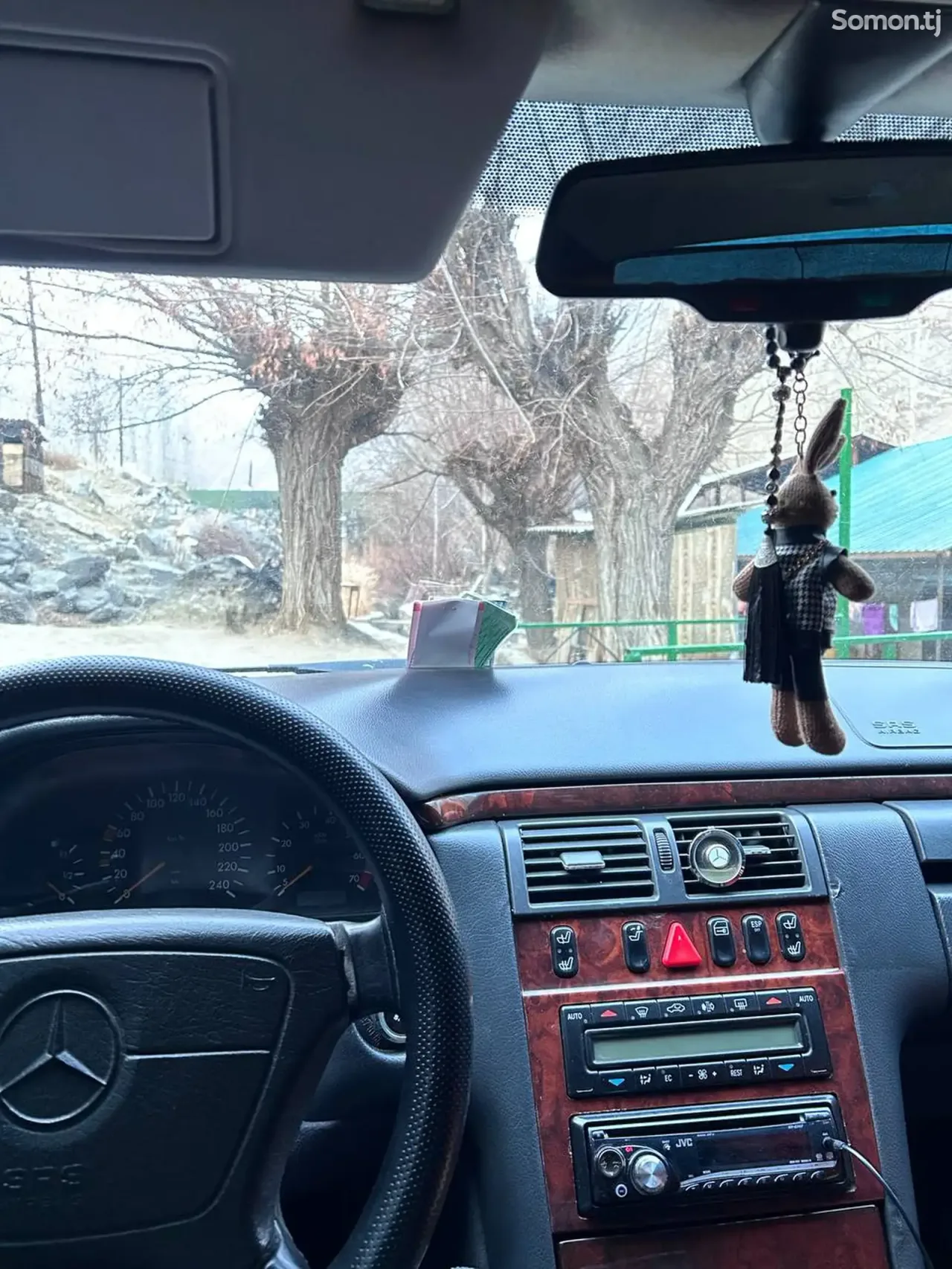 Mercedes-Benz E class 1997 · 2.0 MT