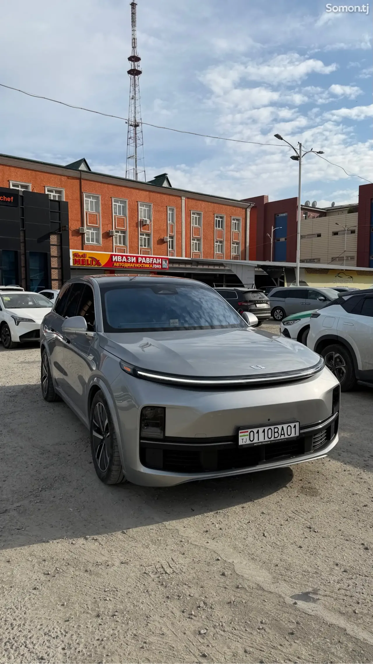 Li Auto (Lixiang) L8 2023 · AT
