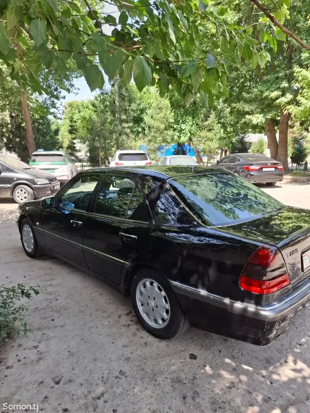 Mercedes-Benz C class 2000 · 2.0 MT