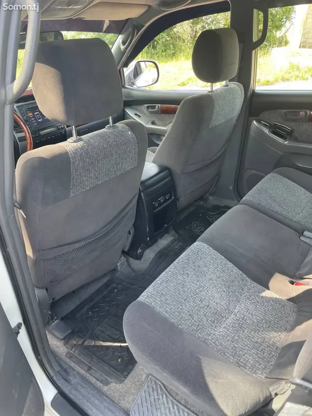 Toyota Land Cruiser Prado 2009 · 2.7 AT