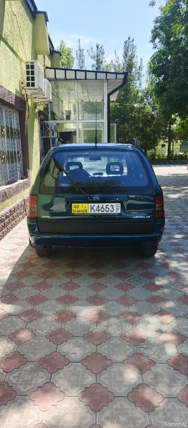 Opel Astra F 1996 · 1.6 MT