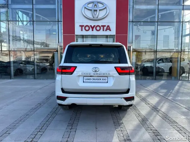Toyota Land Cruiser 2025 · 3.5 AT