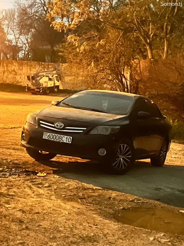Toyota Corolla 2012 · AT