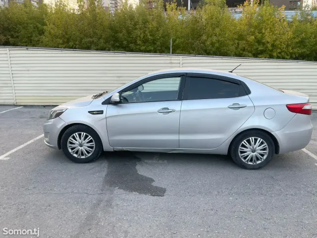 Kia Rio 2014 · 1.6 MT