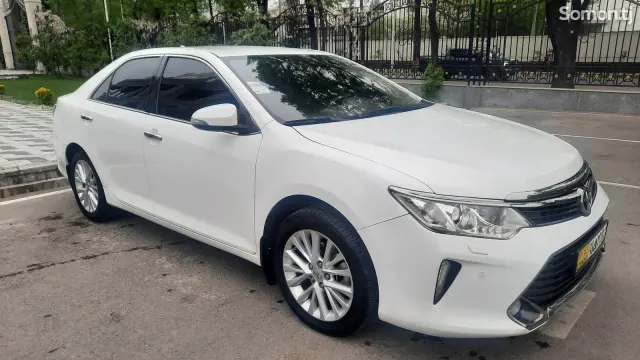 Toyota Camry 2015 · 2.5 AT