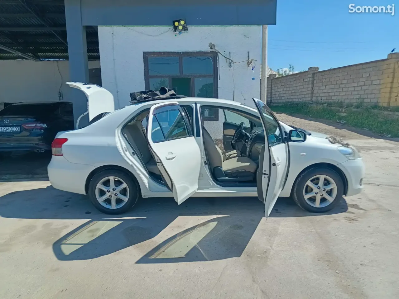 Toyota Yaris 2006 · 1.3 CVT