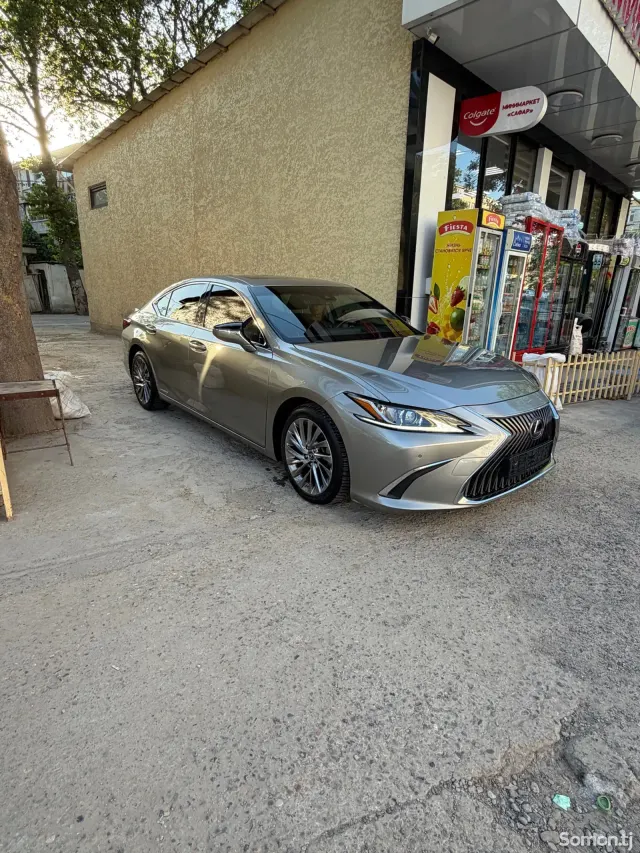 Lexus ES series 2019 · 3.0 AT