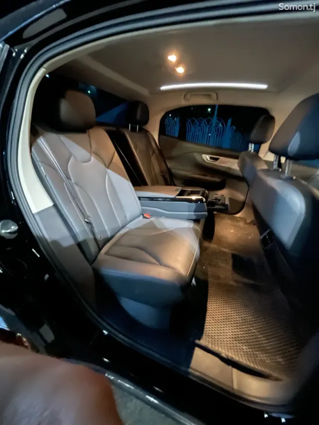 Hongqi H6 2025 · 2.0 AT