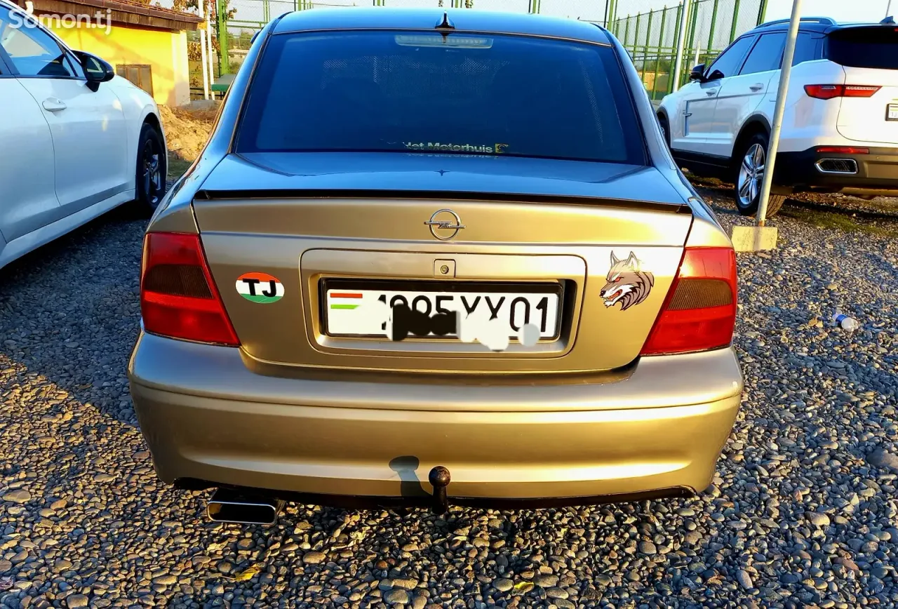 Opel Vectra B 1999 · 1.6 MT