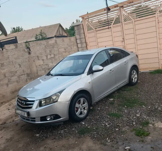 Chevrolet Cruze 2009 · 1.8 MT
