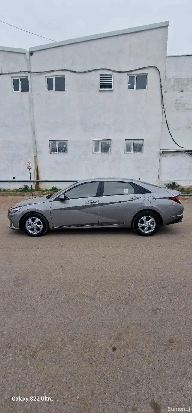 Hyundai Avante 2021 · 1.6 AT