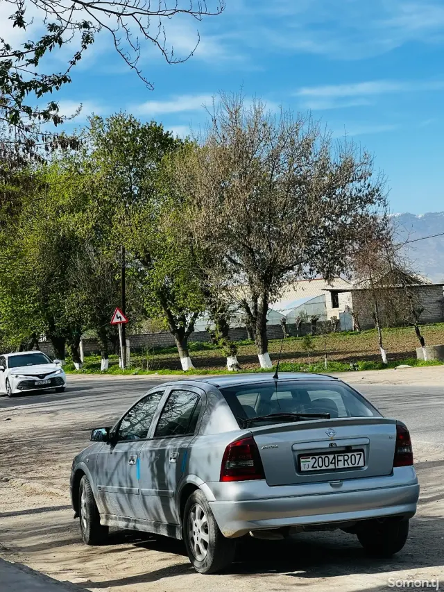 Opel Astra G 2001 · 1.6 MT