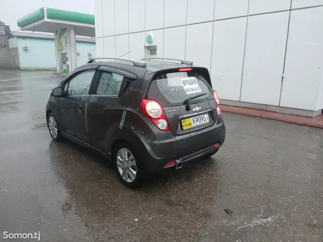 Chevrolet Spark 2014 · 1.0 AT