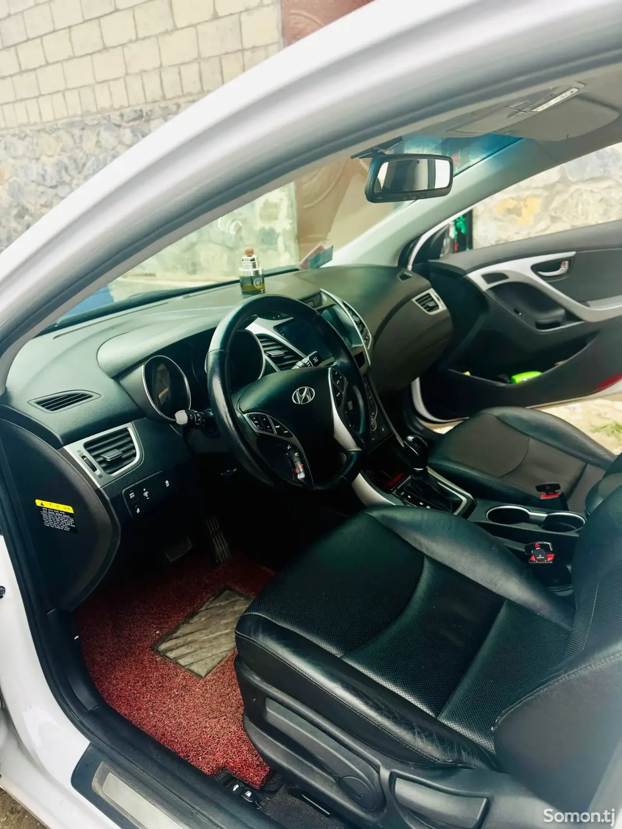 Hyundai Avante 2014 · 1.6 AT
