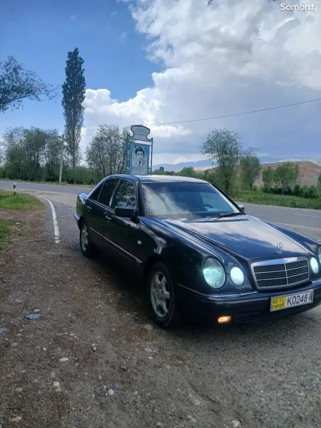 Mercedes-Benz E class 1999 · 2.0 MT