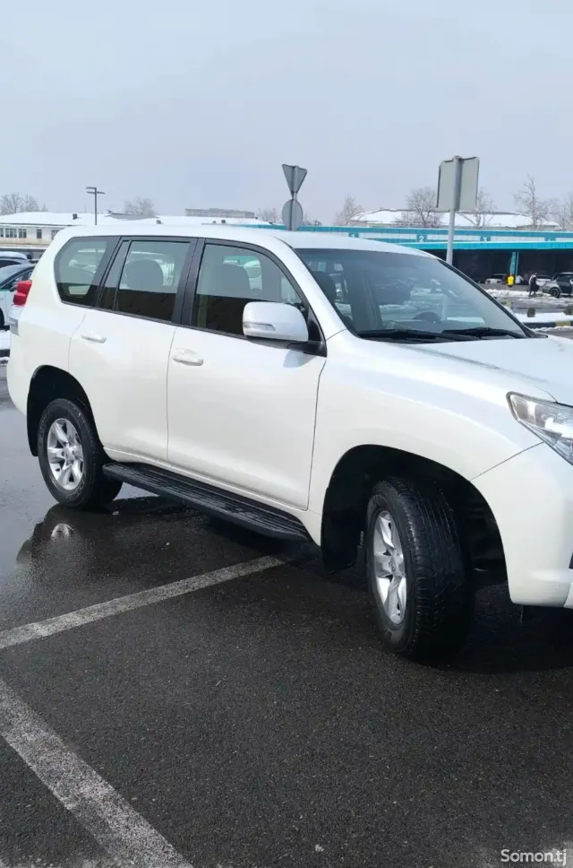 Toyota Land Cruiser Prado 2013 · 2.7 AT