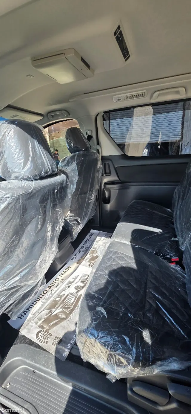Toyota Vellfire 2014 · 2.4 AT