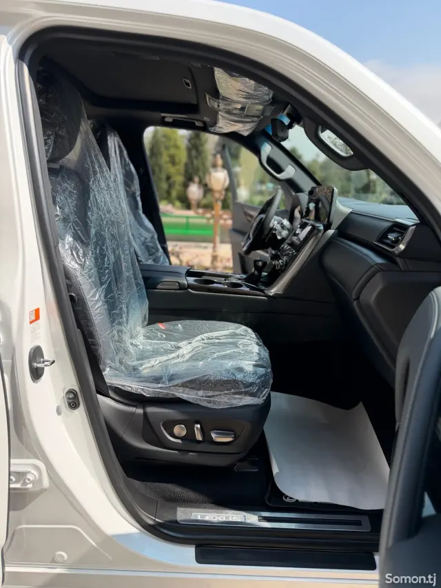 Lexus LX series 2024 · 5.0 AT