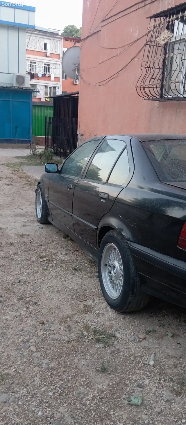 BMW 3 series 1998 · 1.8 MT