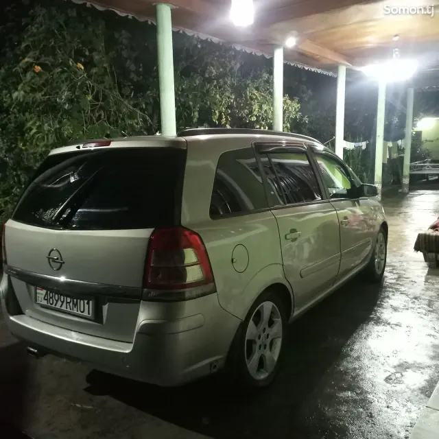 Opel Zafira 2006 · 1.8 MT
