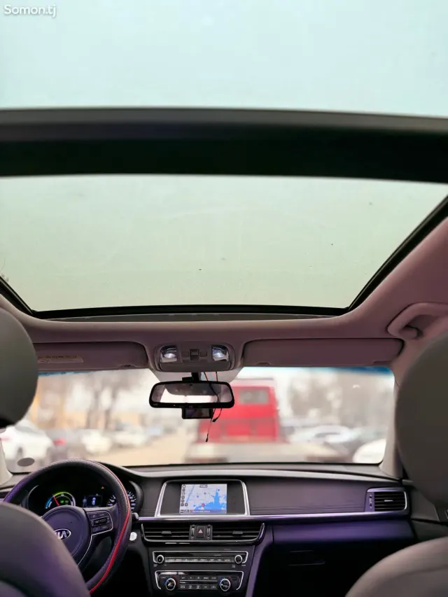 Kia K5 2018 · 2.0 AT