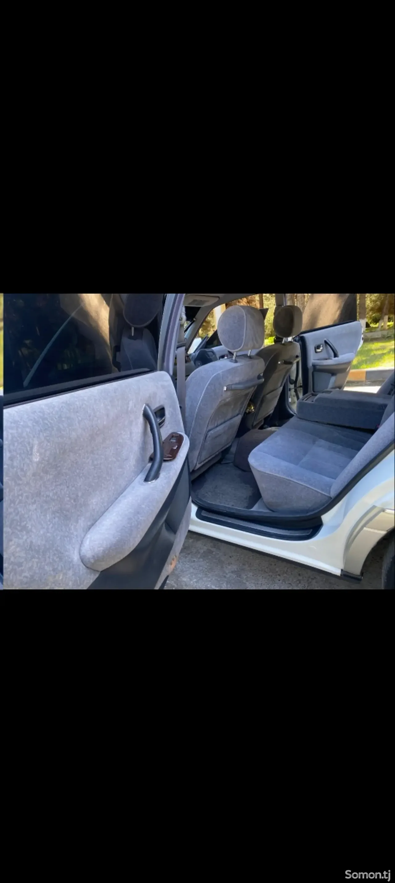 Toyota Crown 1995 · 2.5 AT