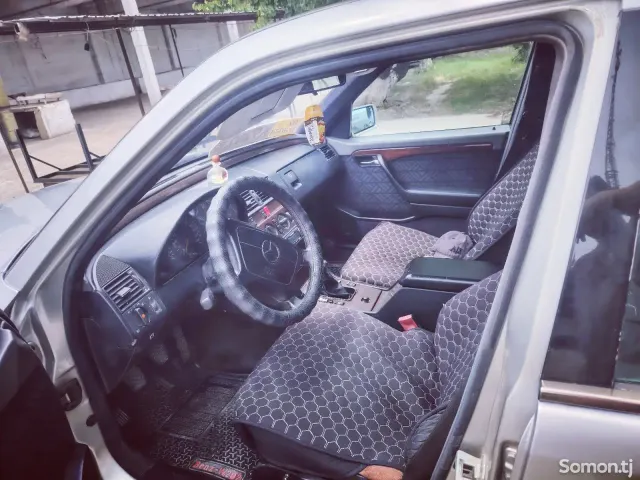 Mercedes-Benz C class 1995 · 2.0 MT