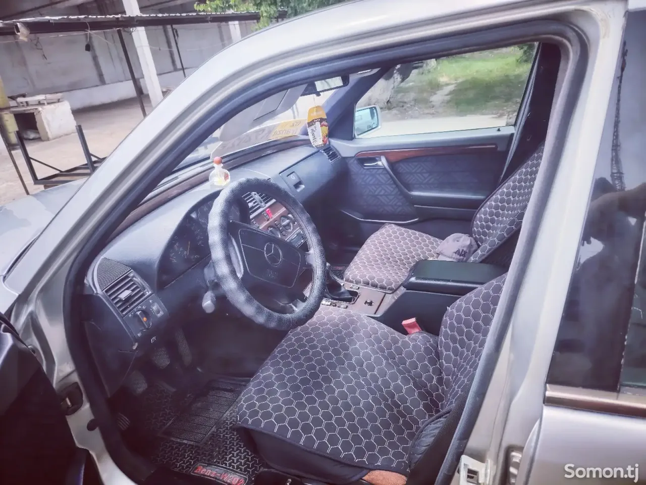 Mercedes-Benz C class 1995 · 2.0 MT