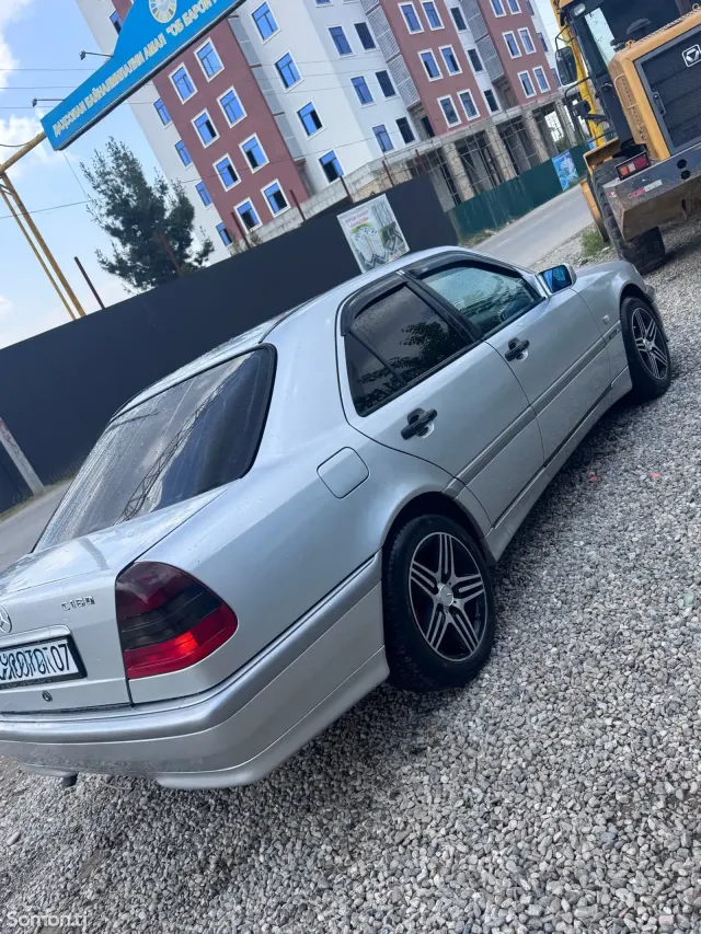 Mercedes-Benz C class 1999 · 2.0 MT
