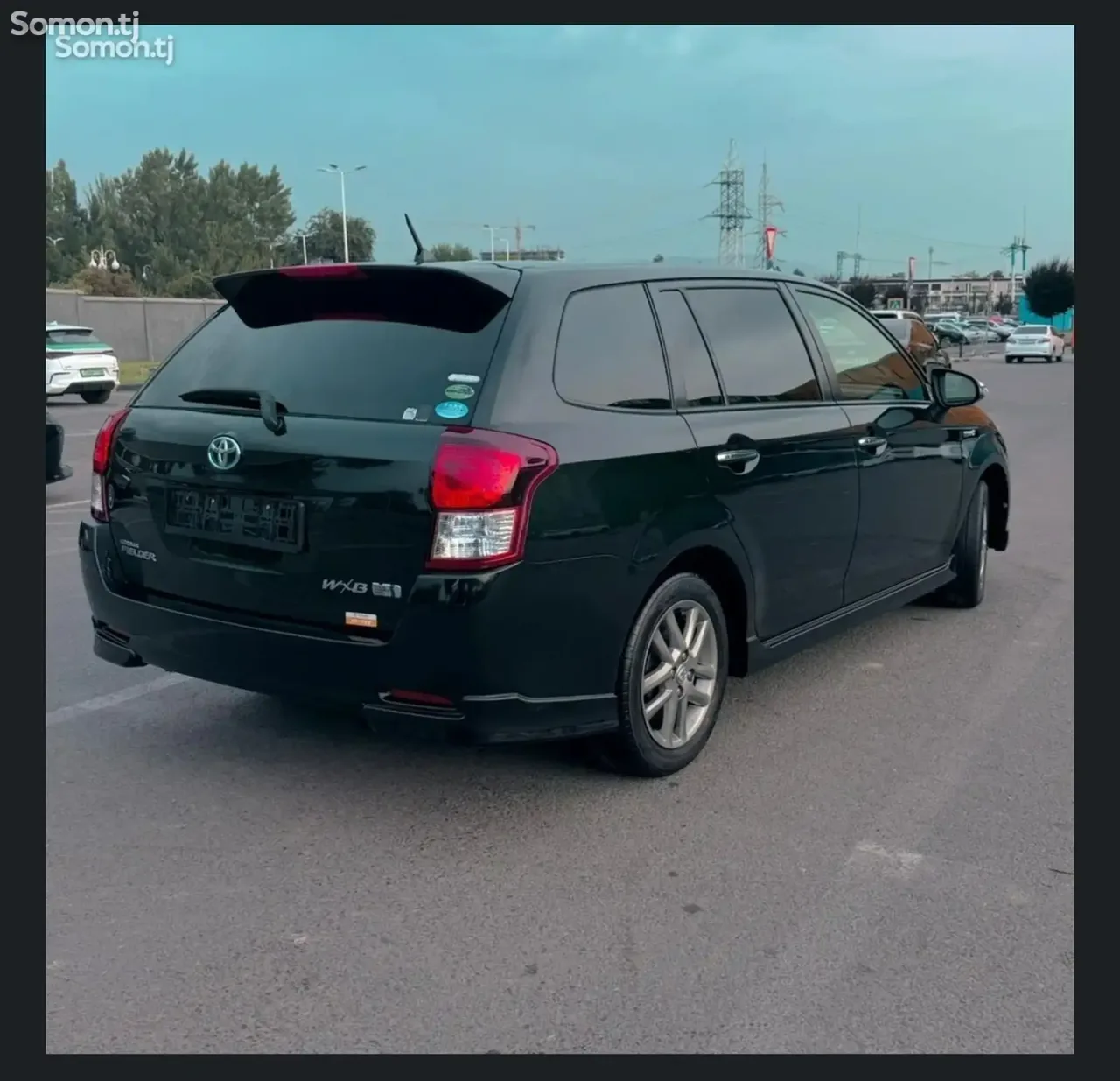 Toyota Fielder 2013 · 1.6 AT